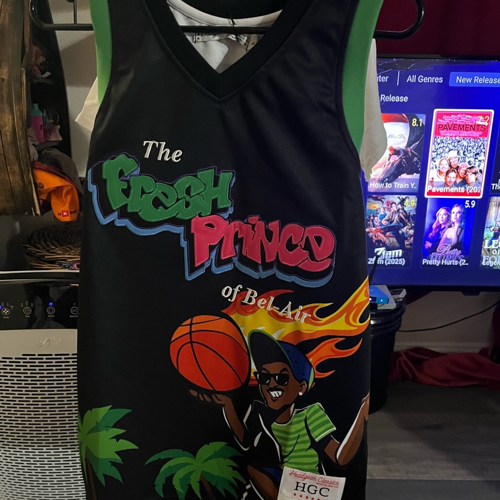 Black and Green Jersey Shirt for Active Wear